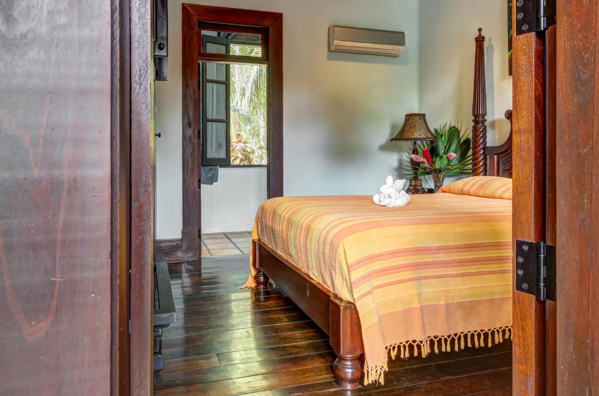 Mahogany Hall San Ignacio Eksteriør billede